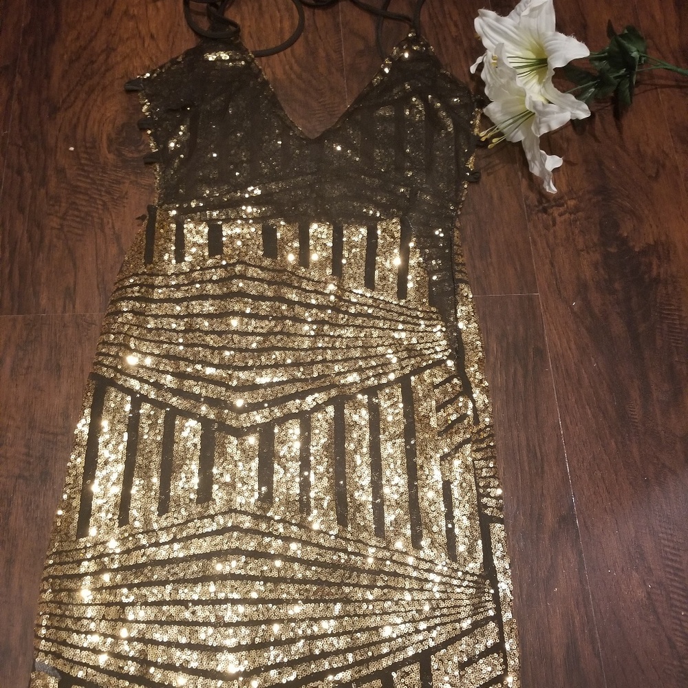 SOLD✔✔✔ 😍Sexy Backless Strappy Dress - Picture 2 of 4